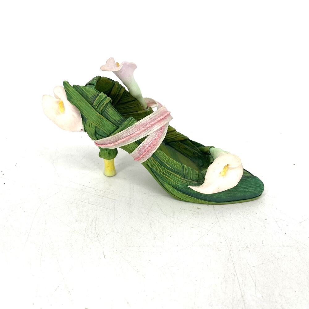 Raine Just The Right Shoe Calla Lily 1999